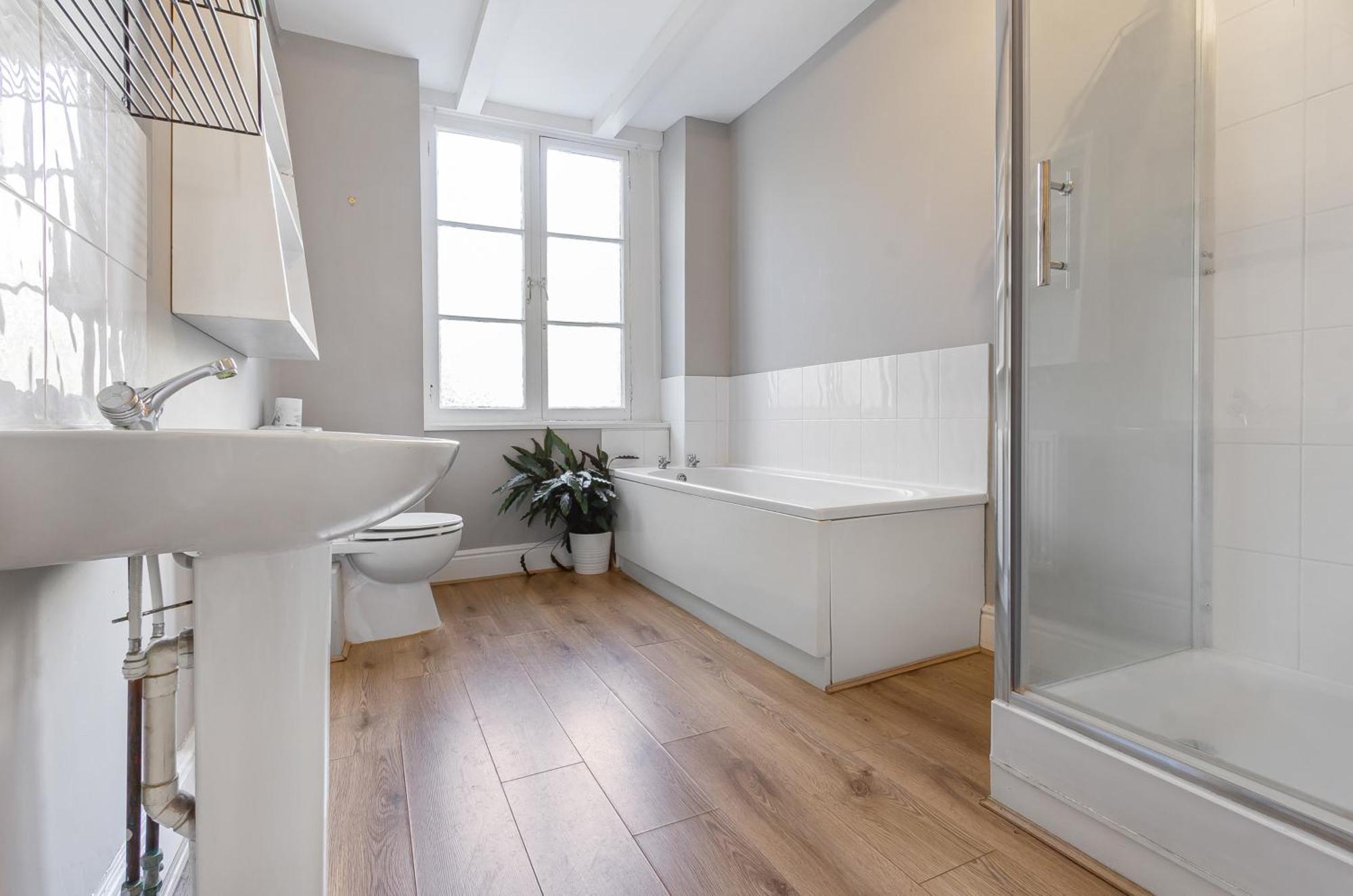 The Ritz 2 Bedroom Serviced By Altoluxoexperience Short Lets & Serviced With Free Wifi *