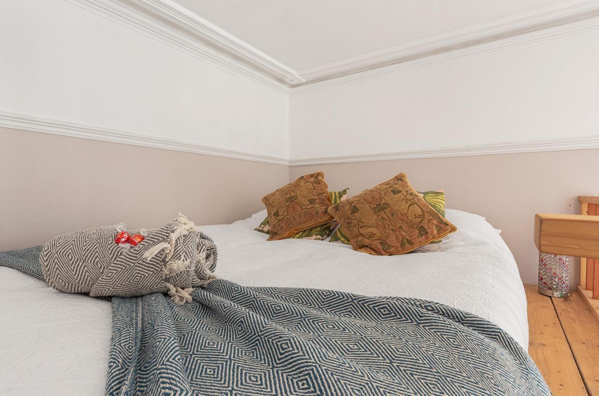 The Ritz 2 Bedroom Serviced By Altoluxoexperience Short Lets & Serviced With Free Wifi Apartment *