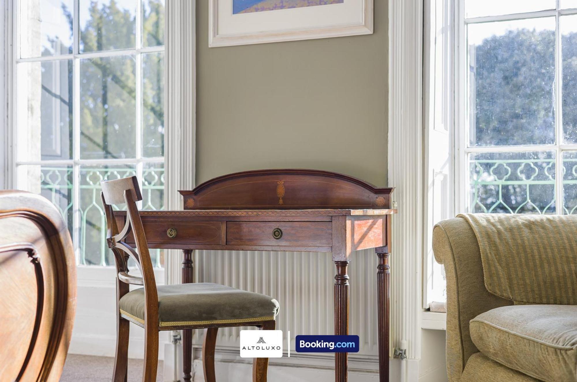 The Ritz 2 Bedroom Serviced By Altoluxoexperience Short Lets & Serviced With Free Wifi Bristol