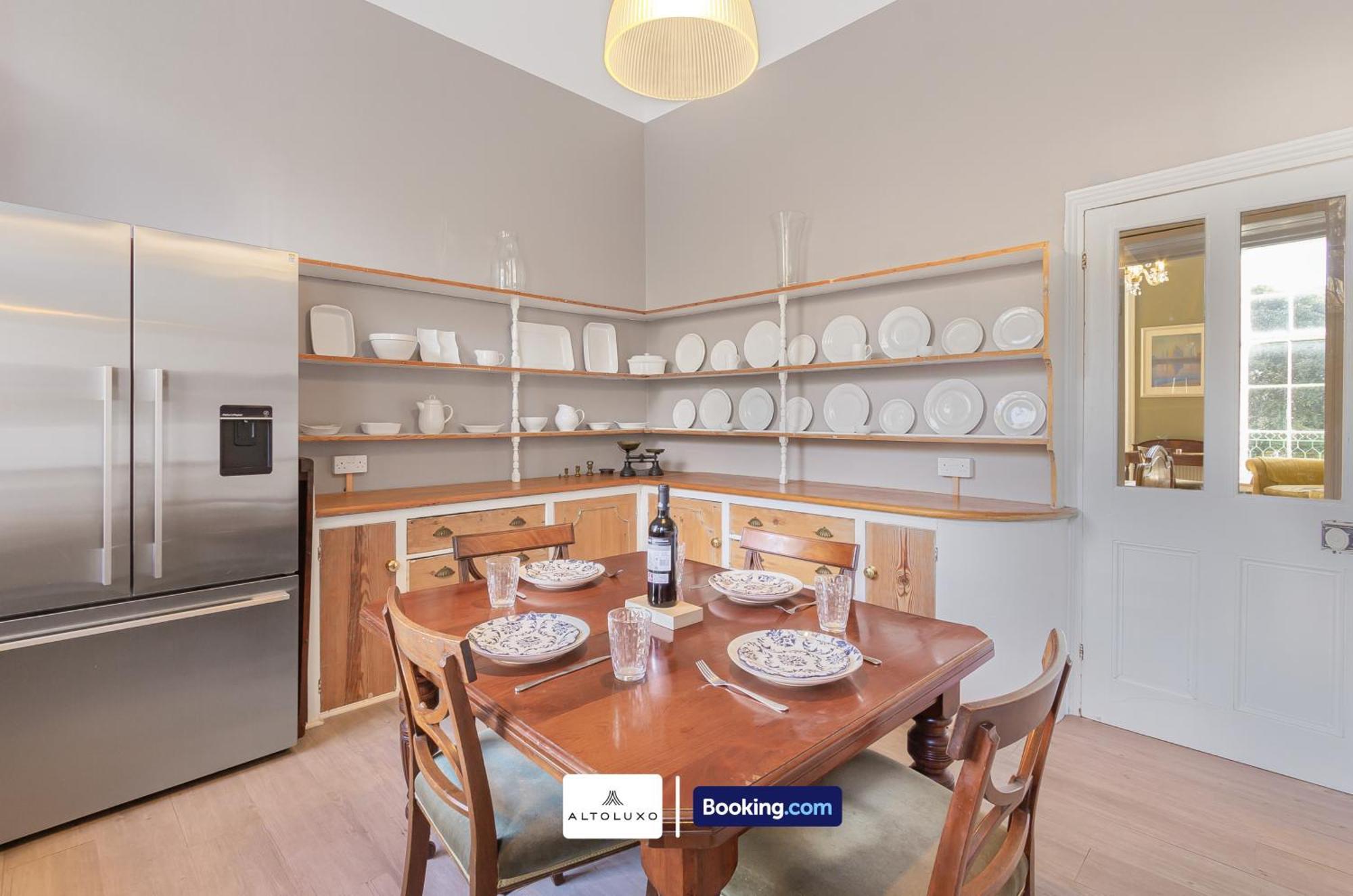 The Ritz 2 Bedroom Serviced By Altoluxoexperience Short Lets & Serviced With Free Wifi * Bristol